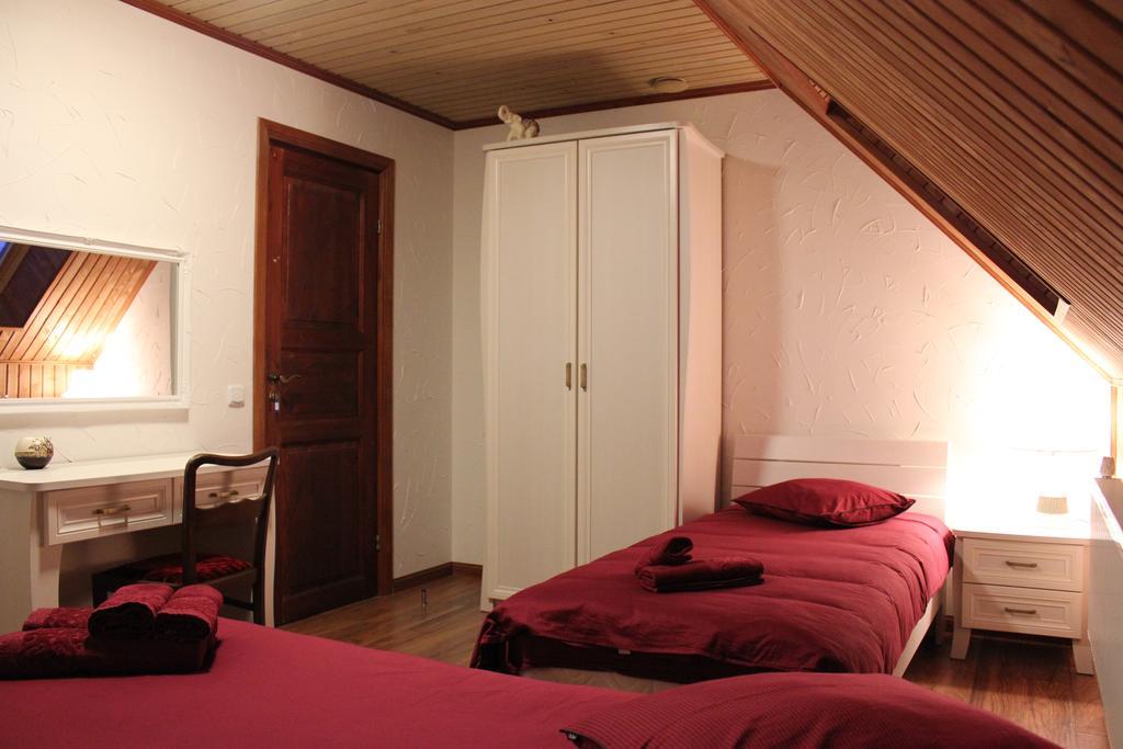Krapi Guesthouse Treimani Kamer foto