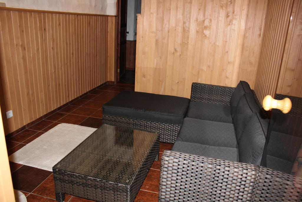 Krapi Guesthouse Treimani Kamer foto