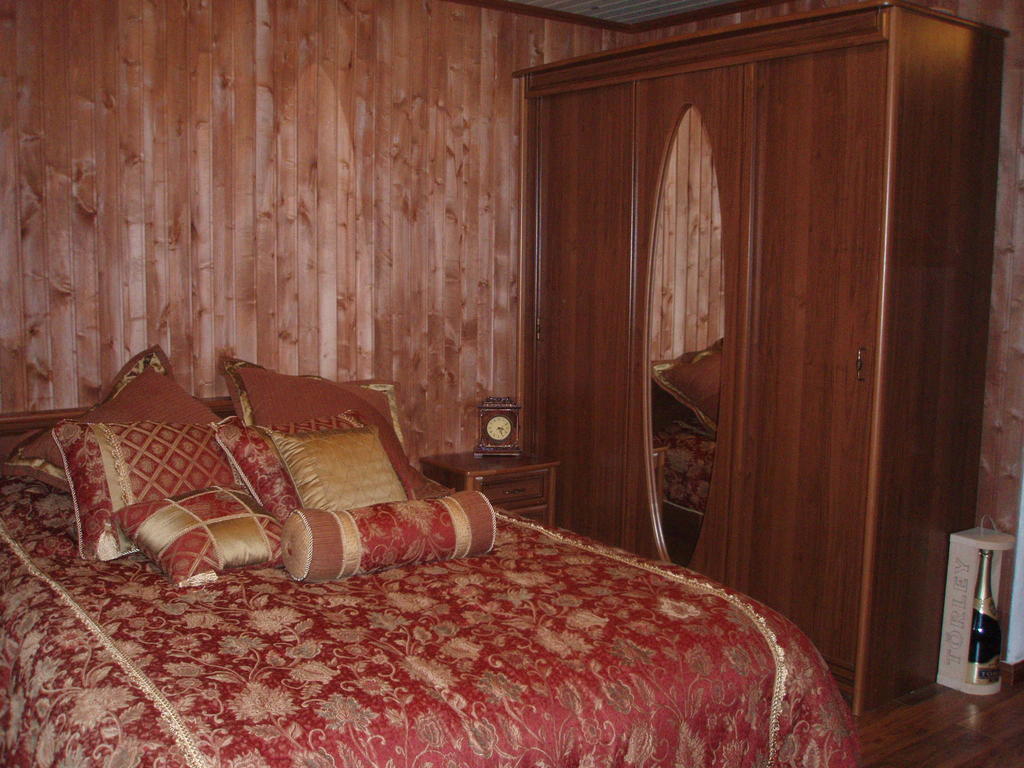 Krapi Guesthouse Treimani Kamer foto